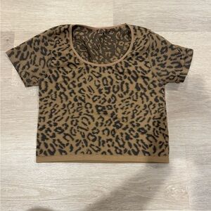 Leopard Print Short Sleeve Cropped Top